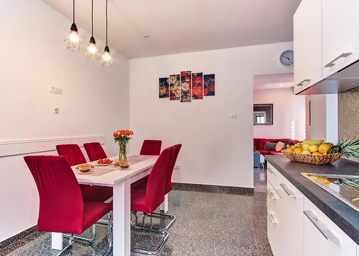 Skygarden House 2 *